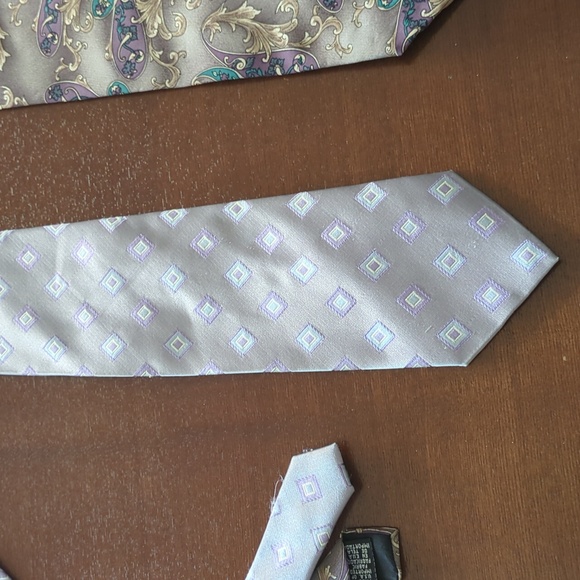 Purple ties - Picture 3 of 5